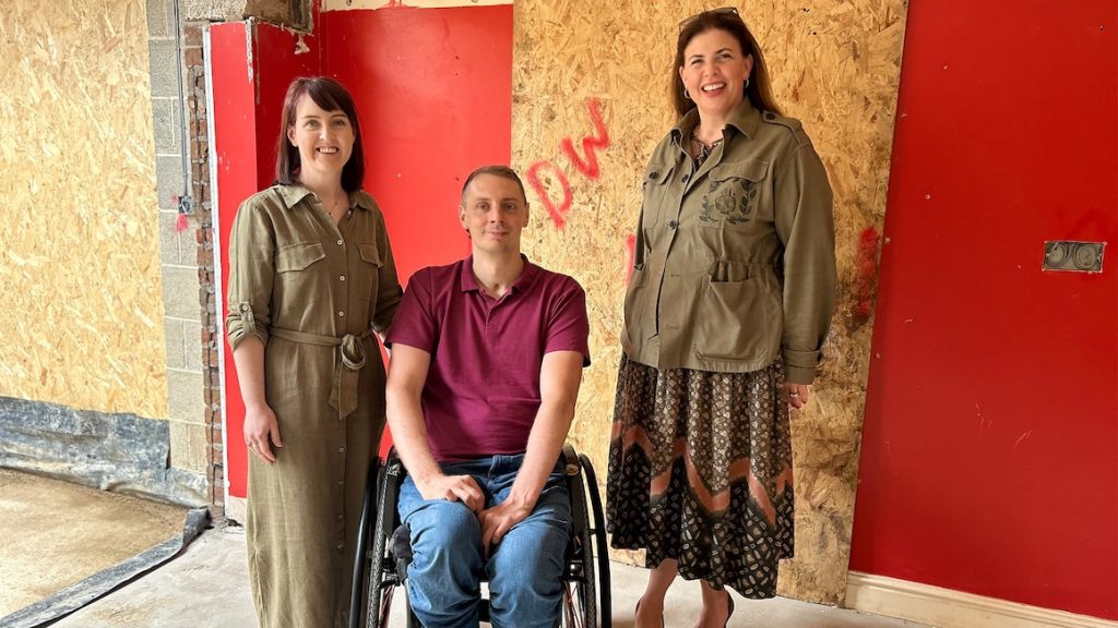 Cum au transformat ușile glisante o renovare din emisiunea „Love It or List It” pentru accesibilitate reală