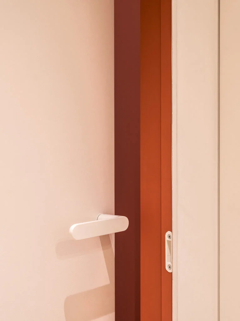 Cum alegi ușile pentru un apartament modern