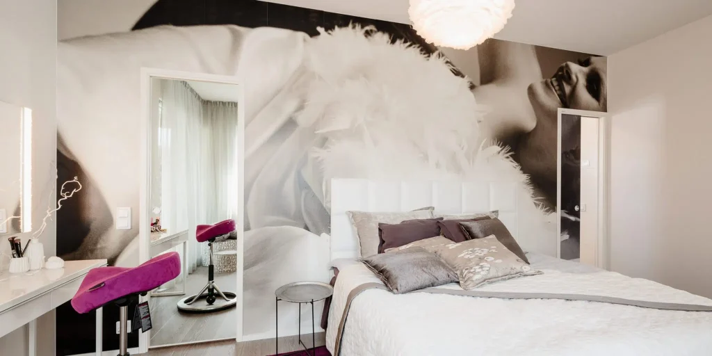 5 idei pentru cei care aleg ușile filomuro și tapetul decorativ